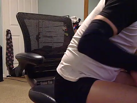 Snapshot of beastontop10 chatting on 12-18-25, 05:46 beastontop10 online show from 12-18-25, 05:46