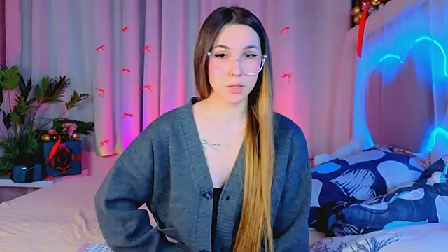 -CindyLou online show from 01-06-26, 05:22