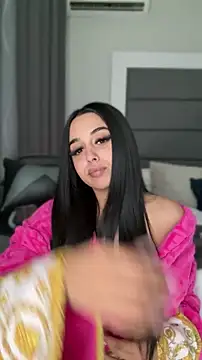 LilMisIndianx online show from 04-17-26, 11:46