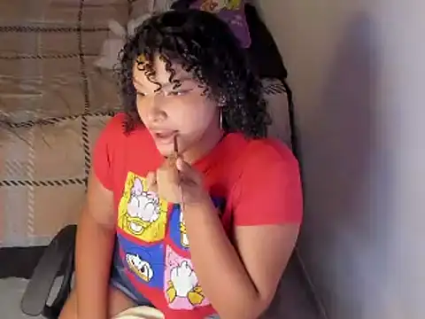 Snapshot of chloe_kisses chatting on 03-03-26, 11:38 chloe kisses online show from 03-03-26, 11:38