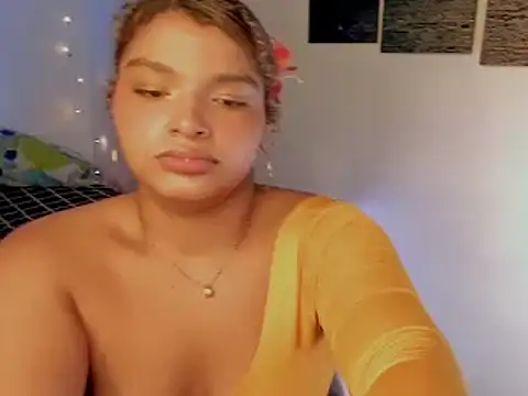Snapshot of chloe_kisses chatting on 04-21-26, 11:27 chloe kisses online show from 04-21-26, 11:27