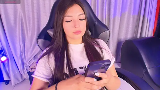 Adaara Rey online show from 10-15-25, 08:53