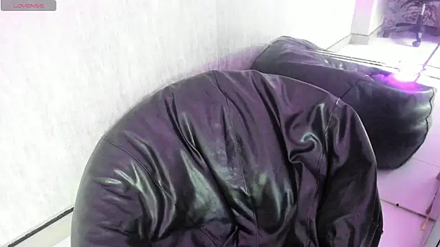 Adaara Rey online show from 11-19-25, 08:42