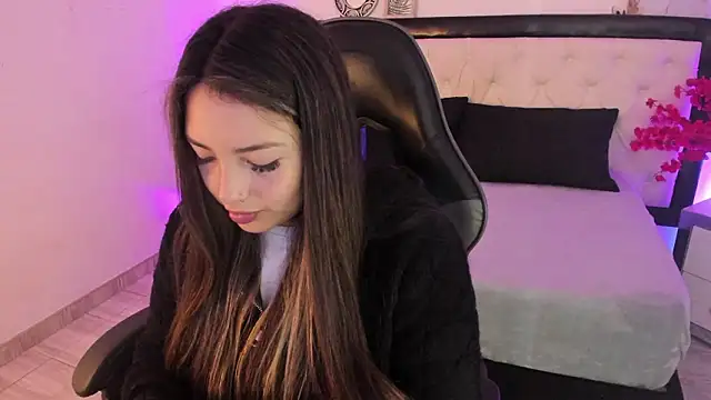 Adaara Rey online show from 01-15-26, 05:16