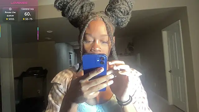 Snapshot of maskedgirl5005 chatting on 09-17-25, 06:09 maskedgirl5005 online show from 09-17-25, 06:09