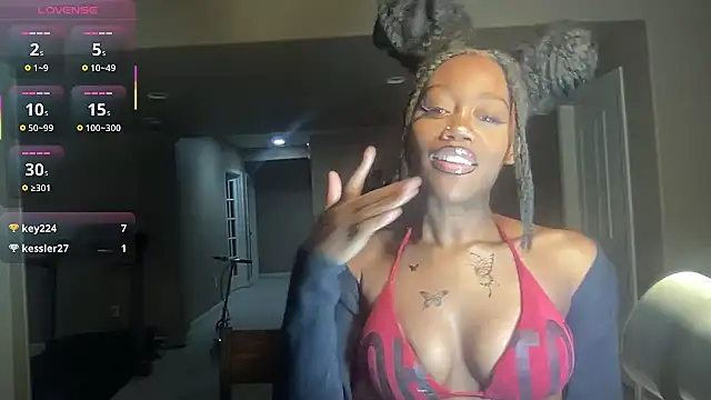 Snapshot of maskedgirl5005 chatting on 09-19-25, 06:41 maskedgirl5005 online show from 09-19-25, 06:41