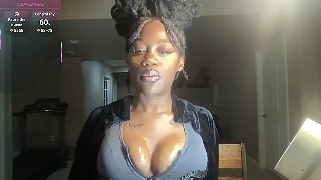 Snapshot of maskedgirl5005 chatting on 10-02-25, 06:15 maskedgirl5005 online show from 10-02-25, 06:15