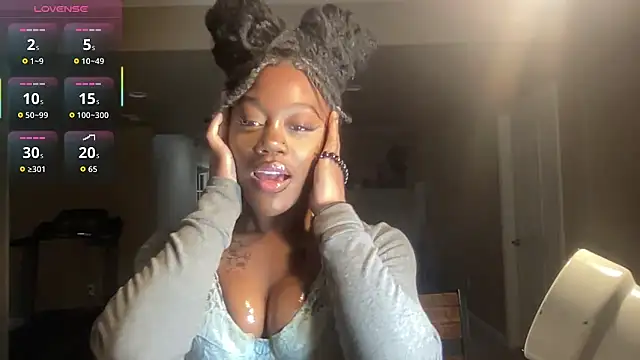 Snapshot of maskedgirl5005 chatting on 10-04-25, 08:40 maskedgirl5005 online show from 10-04-25, 08:40