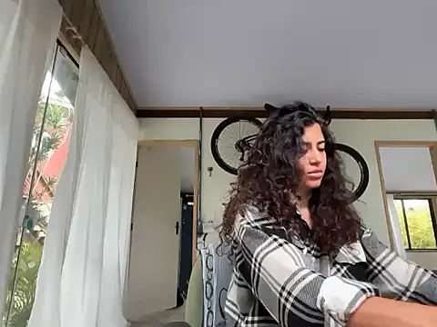 Snapshot of deusaludovica chatting on 05-16-26, 04:28 deusaludovica online show from 05-16-26, 04:28