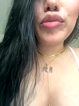 Bella  Wood online show from 09-28-25, 05:51