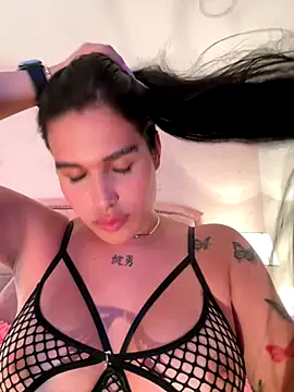 Bella  Wood online show from 10-09-25, 08:18