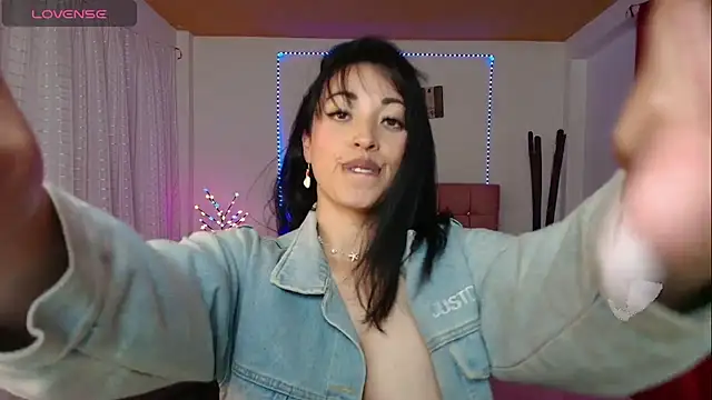 hannagomez 24 online show from 06-01-26, 07:37