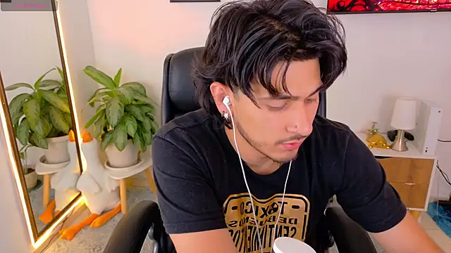 Snapshot of Elian_savoy chatting on 09-21-25, 01:40 Elian savoy online show from 09-21-25, 01:40