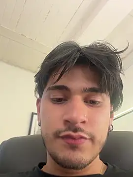 Snapshot of Elian_savoy chatting on 10-10-25, 12:42 Elian savoy online show from 10-10-25, 12:42