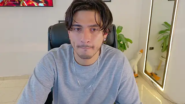 Snapshot of Elian_savoy chatting on 12-02-25, 01:44 Elian savoy online show from 12-02-25, 01:44