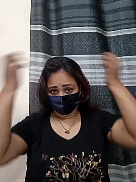 Snapshot of Mow_955 chatting on 09-18-25, 06:32 Mow 955 online show from 09-18-25, 06:32