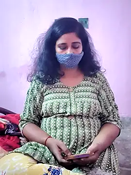 Rupali201 online show from 12-17-25, 04:40