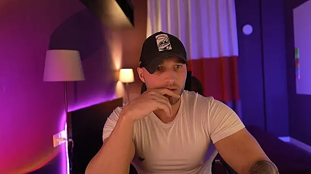 Snapshot of RikAdlerr chatting on 03-04-26, 02:45 RikAdlerr online show from 03-04-26, 02:45