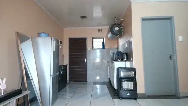 Snapshot of BusybooobsXXX3 chatting on 10-21-25, 04:13 BusybooobsXXX3 online show from 10-21-25, 04:13