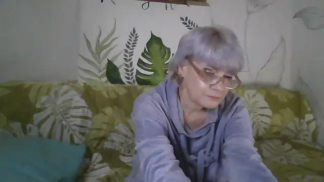 Catty Lady online show from 01-13-26, 06:24