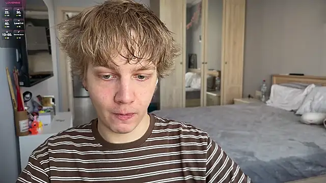 Snapshot of olivertasty chatting on 07-12-26, 03:47 olivertasty online show from 07-12-26, 03:47