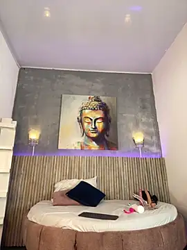 Saracooper   online show from 10-20-25, 03:29