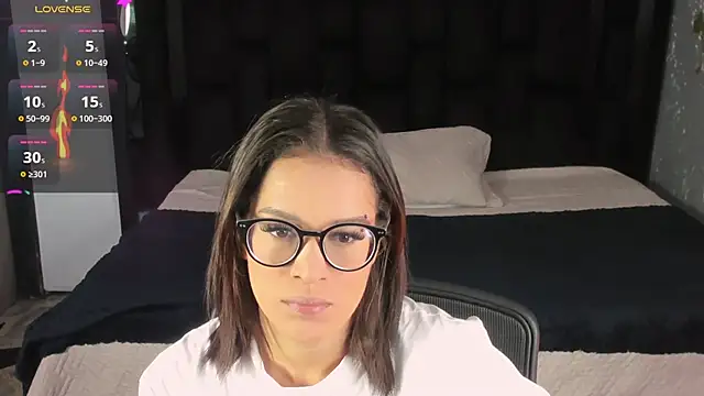 Snapshot of ZoeWestt chatting on 09-17-25, 12:51 ZoeWestt online show from 09-17-25, 12:51