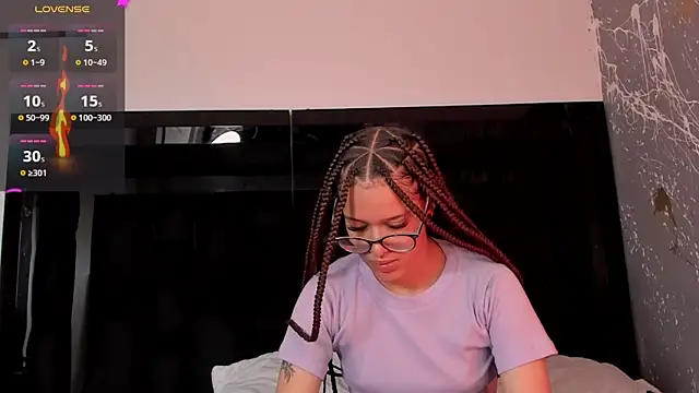 Snapshot of ZoeWestt chatting on 09-28-25, 02:55 ZoeWestt online show from 09-28-25, 02:55