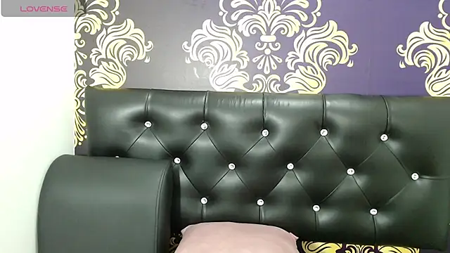 Snapshot of BigBoobs_Goddess chatting on 10-26-25, 03:18 BigBoobs Goddess online show from 10-26-25, 03:18