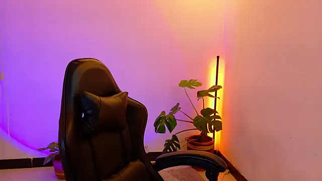 Sarasavage online show from 07-15-26, 01:49