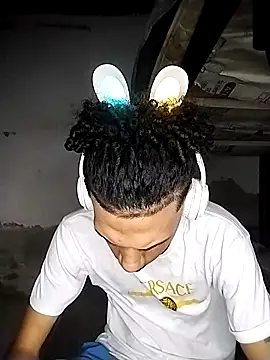 Snapshot of Gabriel_Stone chatting on 10-20-25, 07:58 Gabriel Stone online show from 10-20-25, 07:58