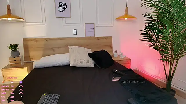 Mariee rosee online show from 04-17-26, 09:29