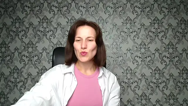 Snapshot of Kelly_Kisss chatting on 11-08-25, 12:27 Kelly Kisss online show from 11-08-25, 12:27