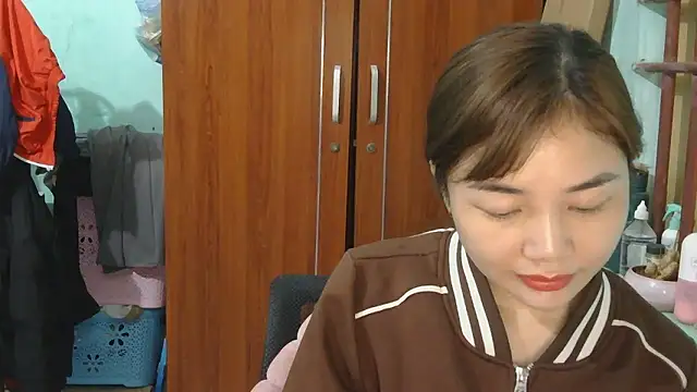 Uhem112 online show from 12-22-25, 01:35