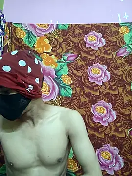 Snapshot of Seducing_couple chatting on 11-17-25, 04:07 Seducing couple online show from 11-17-25, 04:07