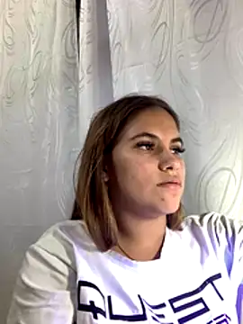 Snapshot of MiiluRosse chatting on 11-18-25, 10:47 MiiluRosse online show from 11-18-25, 10:47