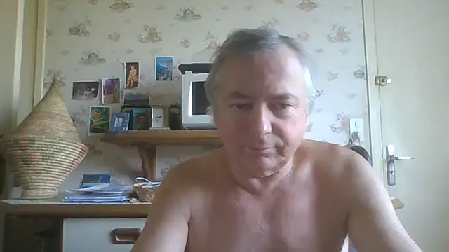 Snapshot of gegevincent chatting on 06-19-26, 09:24 gegevincent online show from 06-19-26, 09:24