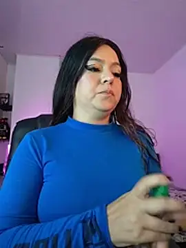 Abbyjoness21 online show from 12-17-25, 07:20