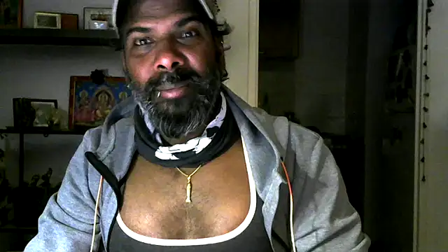 Snapshot of frenchblackc31 chatting on 05-10-26, 07:52 frenchblackc31 online show from 05-10-26, 07:52