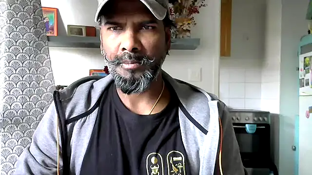 Snapshot of frenchblackc31 chatting on 05-13-26, 08:44 frenchblackc31 online show from 05-13-26, 08:44