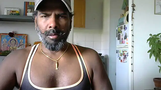 Snapshot of frenchblackc31 chatting on 06-07-26, 10:41 frenchblackc31 online show from 06-07-26, 10:41