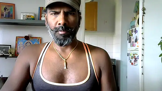 Snapshot of frenchblackc31 chatting on 06-11-26, 09:07 frenchblackc31 online show from 06-11-26, 09:07