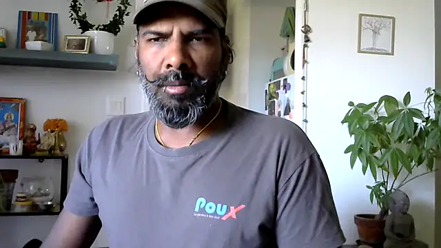 Snapshot of frenchblackc31 chatting on 06-12-26, 10:36 frenchblackc31 online show from 06-12-26, 10:36