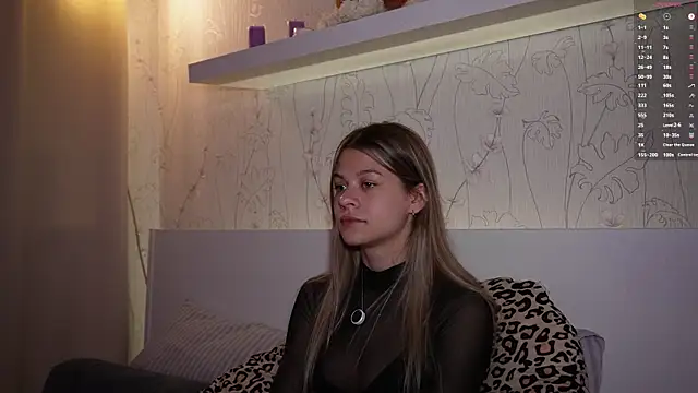 Snapshot of AnneVerity chatting on 11-04-25, 07:35 AnneVerity online show from 11-04-25, 07:35