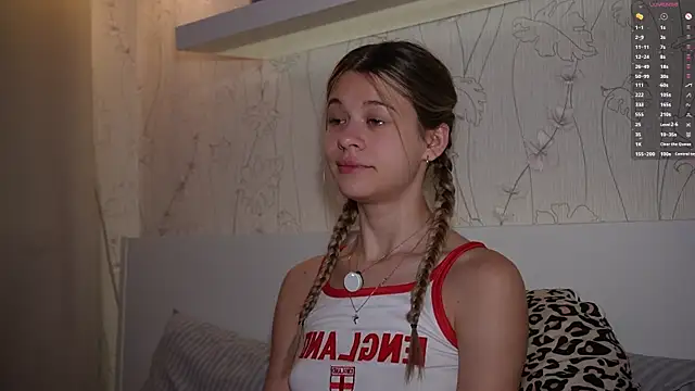 Snapshot of AnneVerity chatting on 11-21-25, 07:34 AnneVerity online show from 11-21-25, 07:34