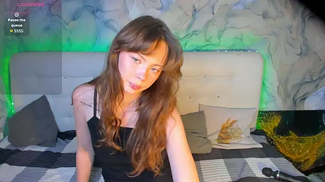 LolaMeddisson online show from 12-19-25, 09:11