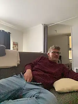 Snapshot of max219 chatting on 01-18-26, 01:59 max219 online show from 01-18-26, 01:59