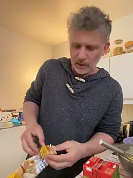 Snapshot of max219 chatting on 03-26-26, 01:38 max219 online show from 03-26-26, 01:38