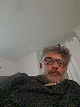 Snapshot of max219 chatting on 05-17-26, 07:21 max219 online show from 05-17-26, 07:21