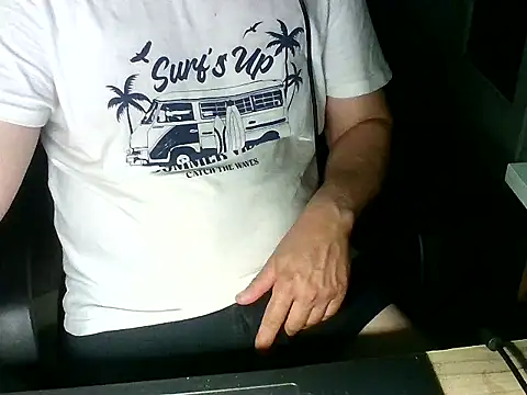 Snapshot of zee06 chatting on 05-22-26, 09:31 zee06 online show from 05-22-26, 09:31